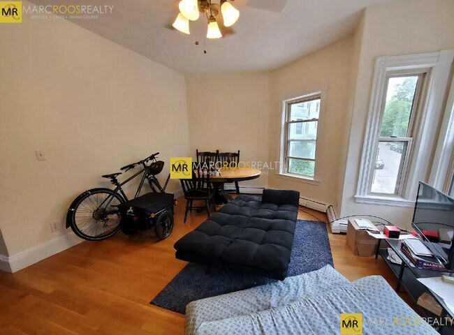 Photo - 149 Centre St Unidad 1