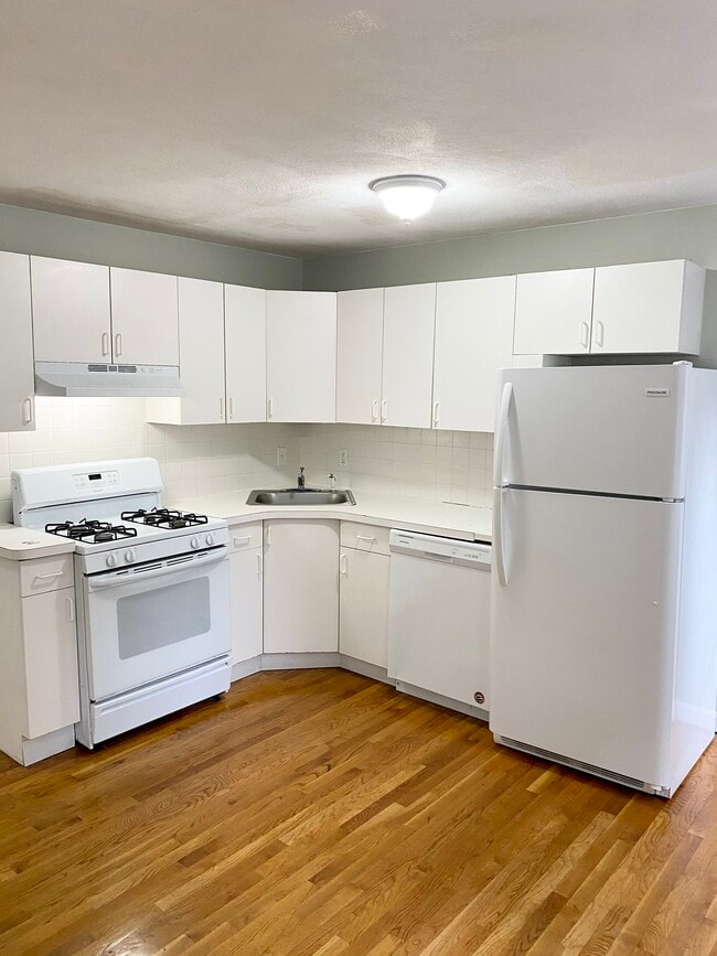 Photo - 75 7th St Unit 2