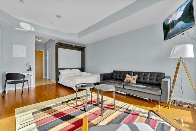 Building Photo - 25 York St