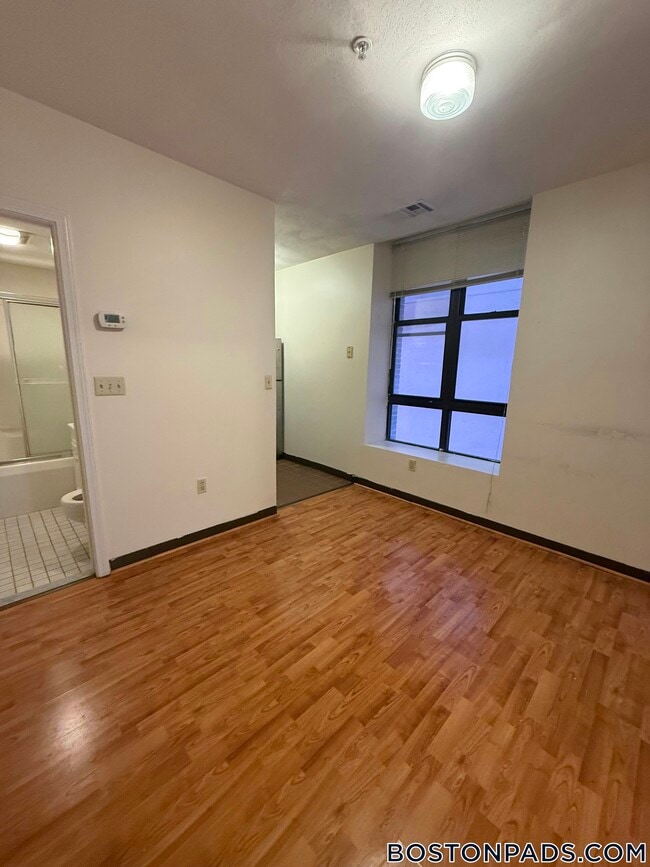 81 Essex St Unit 61