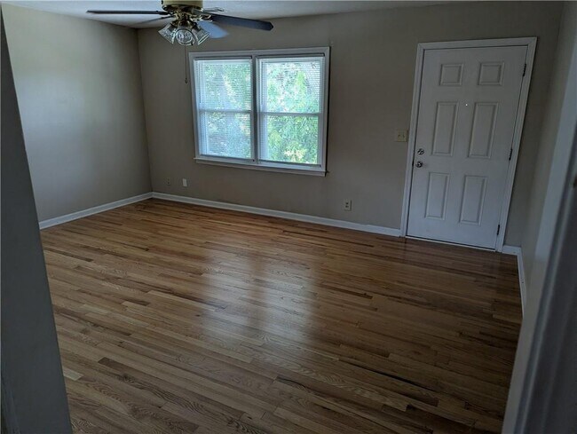 Photo - 514 Clover Dr Unit 4