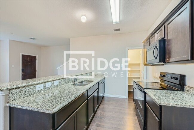 Photo - 1428 Lakecrest Ln