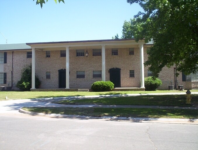 Windsor Apartments - Windsor Apartments