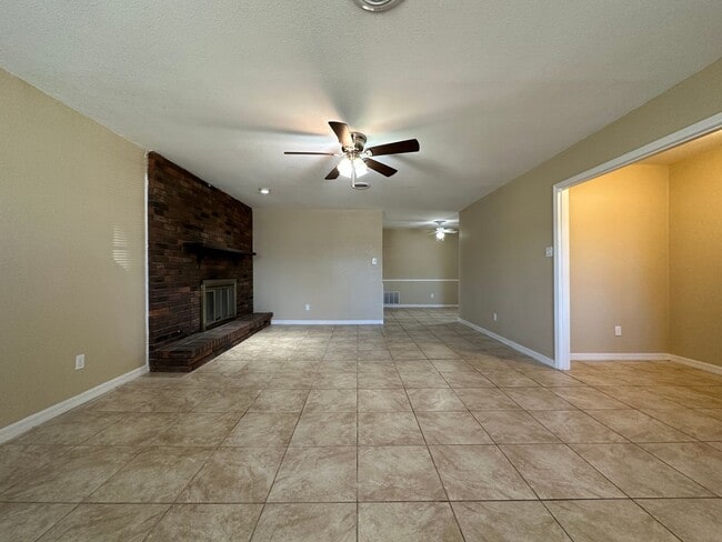 Photo - 3201 S 92nd St