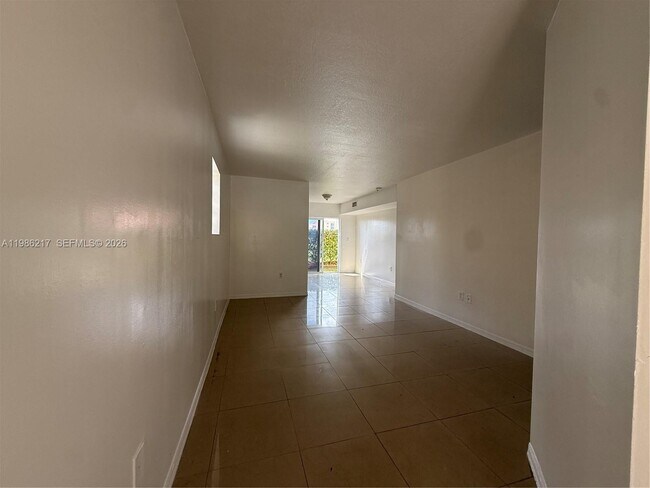 Photo - 940 NE 33rd Terrace Unit 101