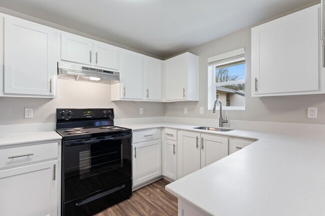 Photo - Come Home To An Amazing View! Remodeled Tw... Unit 132