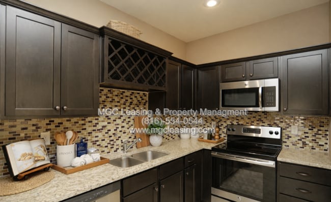 Photo - Eagle Creek Townhomes — Freshly Updated & Move-In Ready