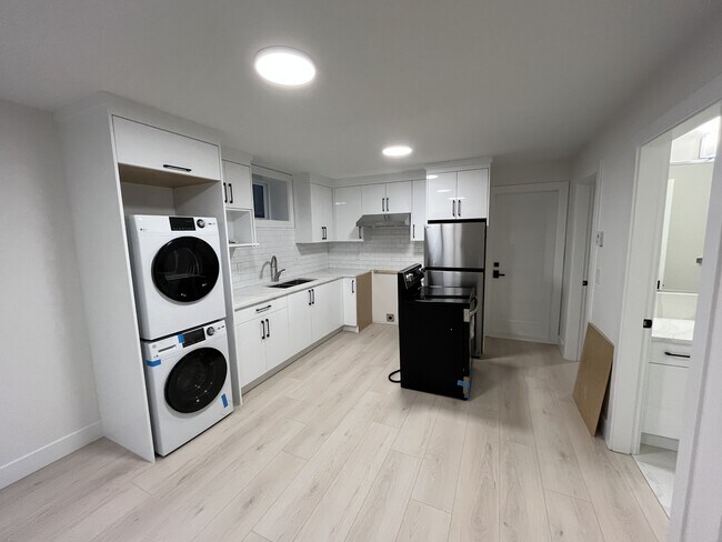 4653 Pender St Unit Bsmt B (North)
