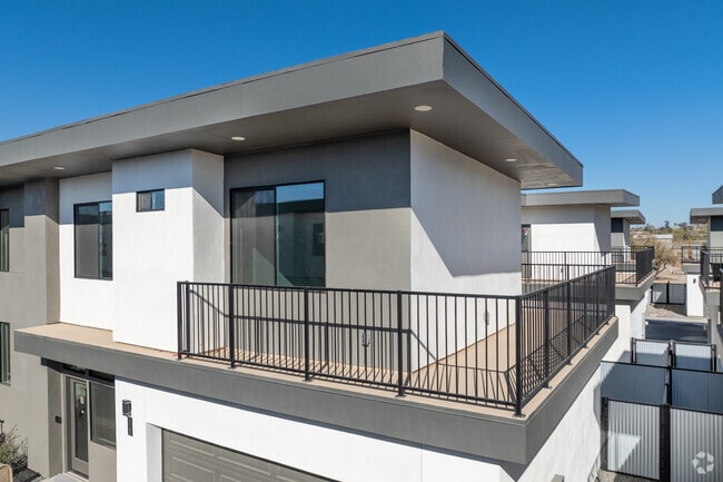 3BR, 2.5BA - 1,187SF - Patio