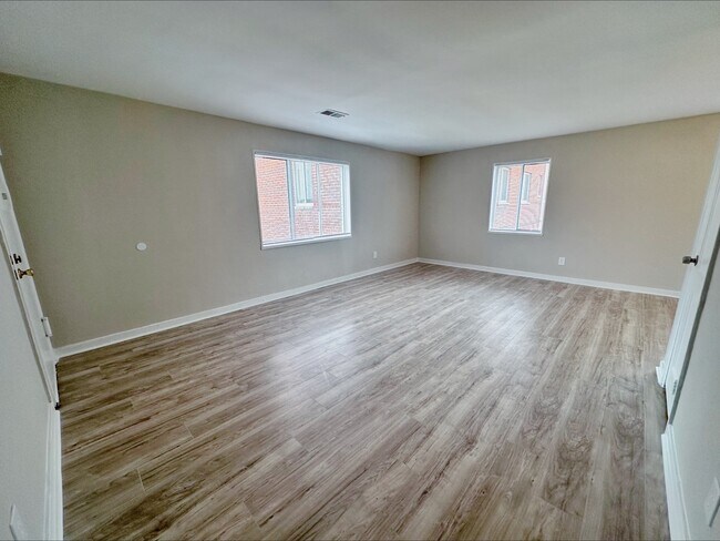 Photo - Greenbrier Apartments