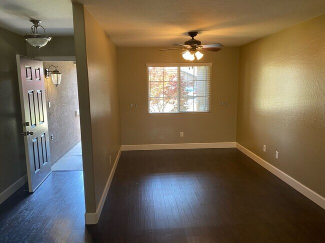 Photo - 2654 W Prescott Ave