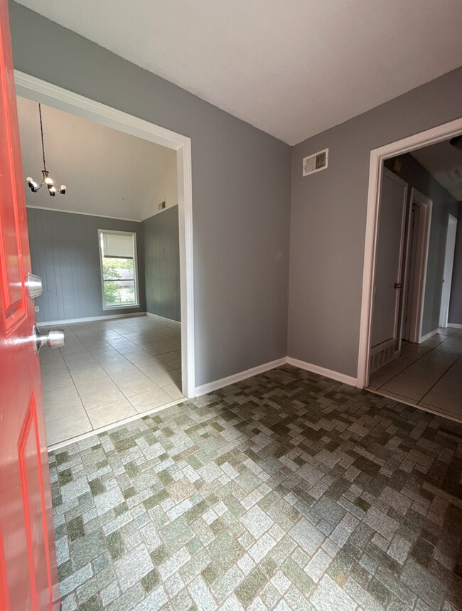 Photo - 5096 Breckenwood Dr