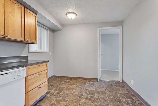 Photo - This 1 Bedroom Apt Home Can Be Yours. Appl...