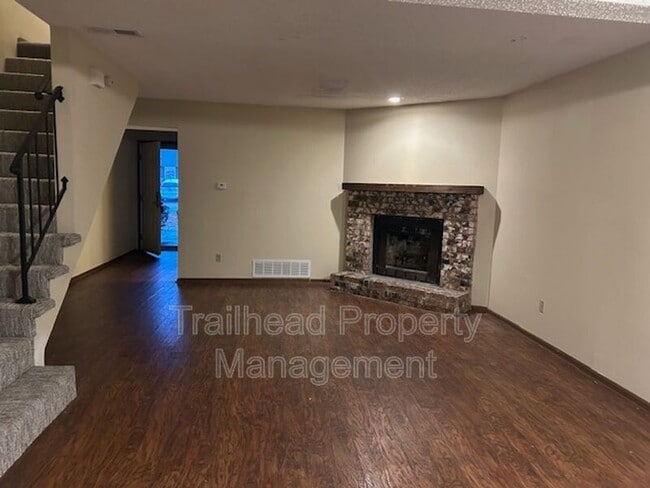 Photo - 505 NE Churchill St