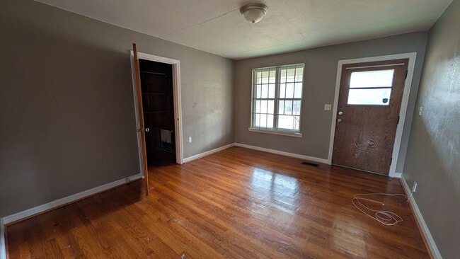 Photo - Cute 2BR House with Large Kitchen, Lots of Natural Light