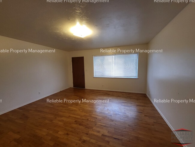 467 W Pacific St Unit 5