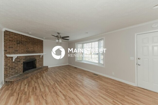 4 Bedroom Pet-Friendly Home in Hendersonville, TN with Main Street Renewal