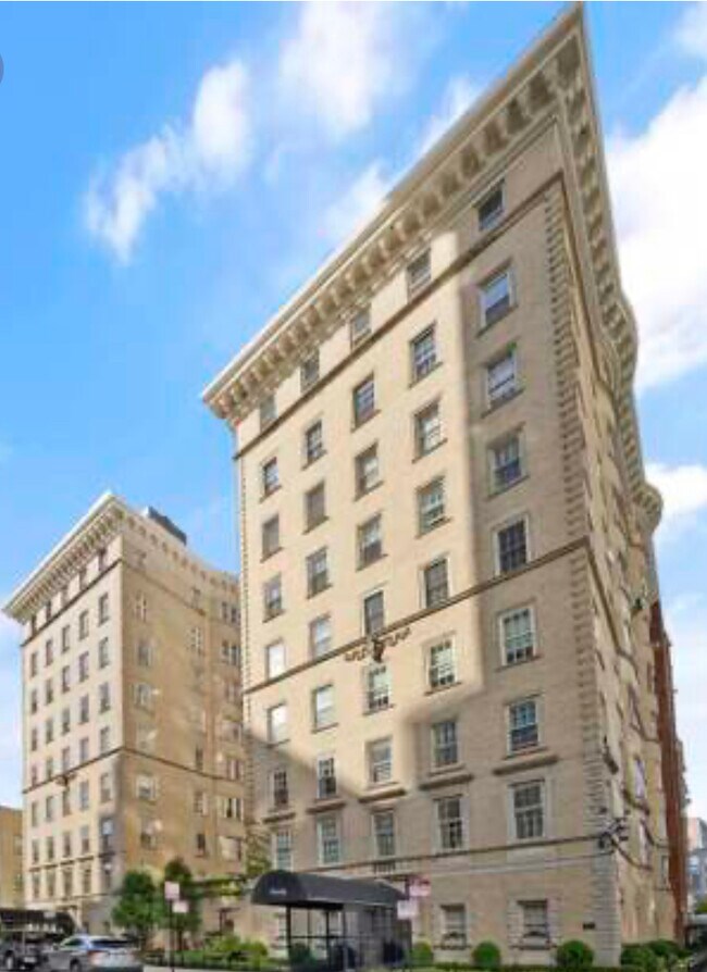 Vintage Building - 70 E Scott St Unit 308