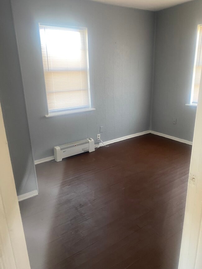 Photo - 1802 Charles Whitlow Ave