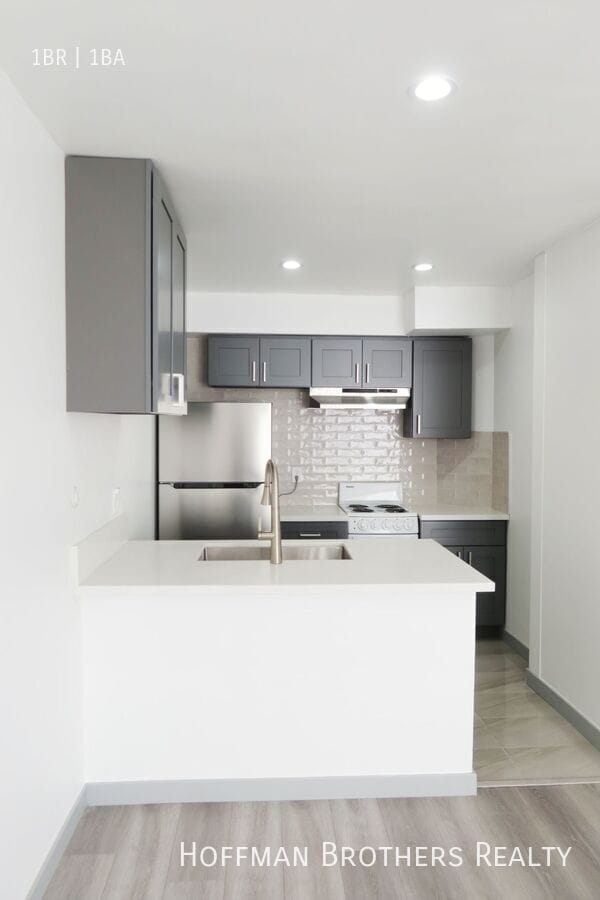 Photo - 1603 N Poinsettia Pl Apartment Unit 202