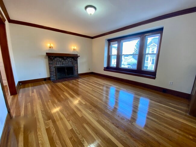 Building Photo - 9 Jonathan St Unit 1