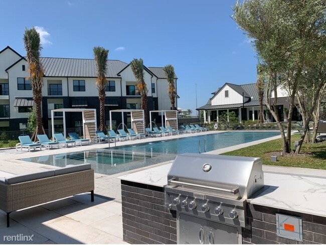 Photo - 1 br, 1 bath Condo - 14199 IH 35 Flat  1 Bath