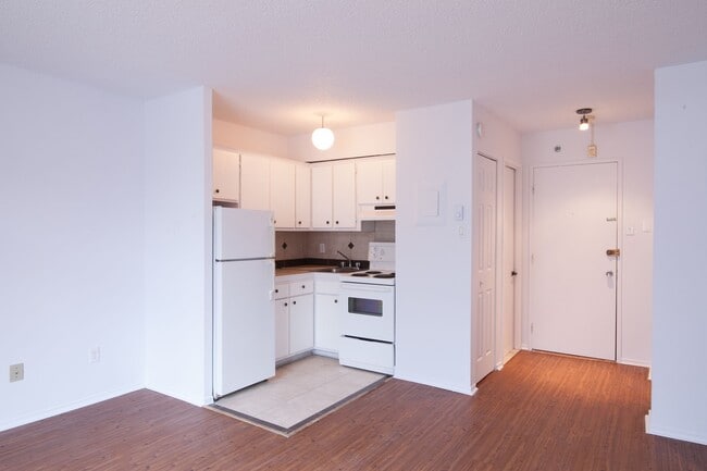 Building Photo - 1595 Rue Rachel E Unit 101