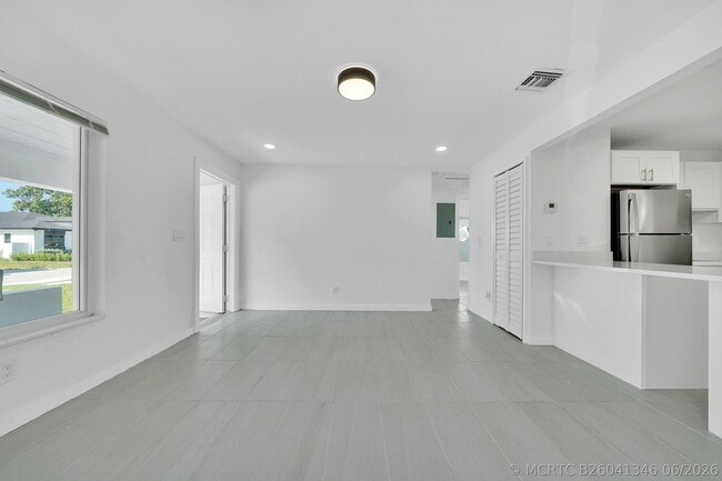 Photo - 1108 NE 16th St