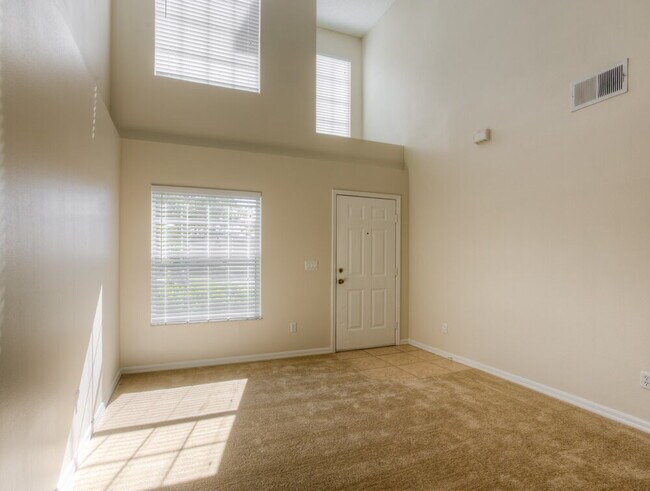 Photo - 2217 Heathwood Cir