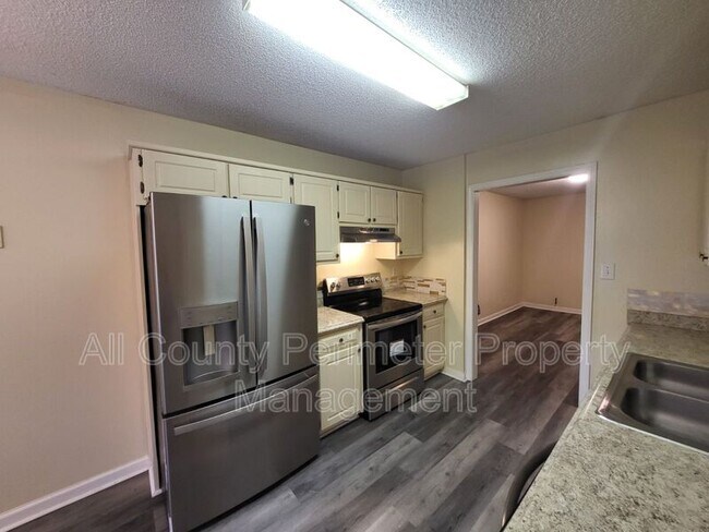 Photo - 8078 Woodlake Dr