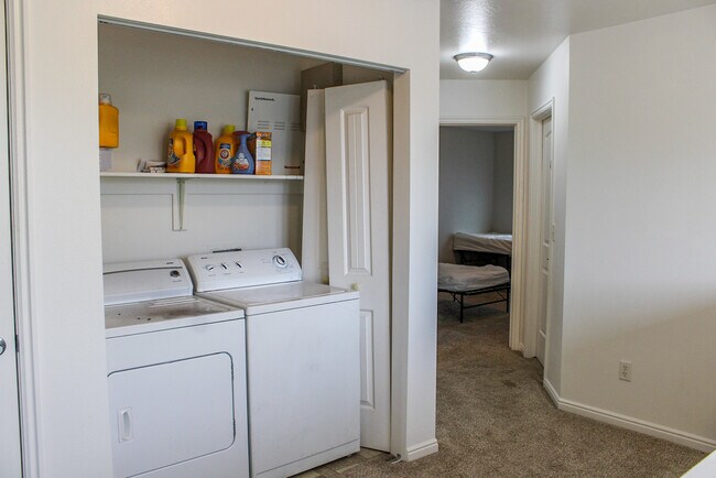 Photo - 1521 N 420 W