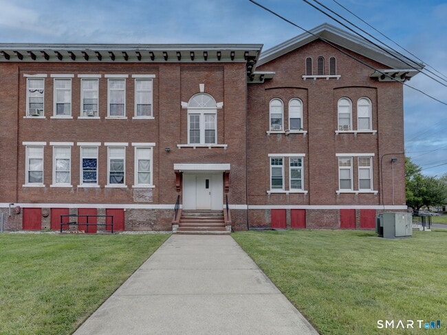 111 Franklin Square Unit 207