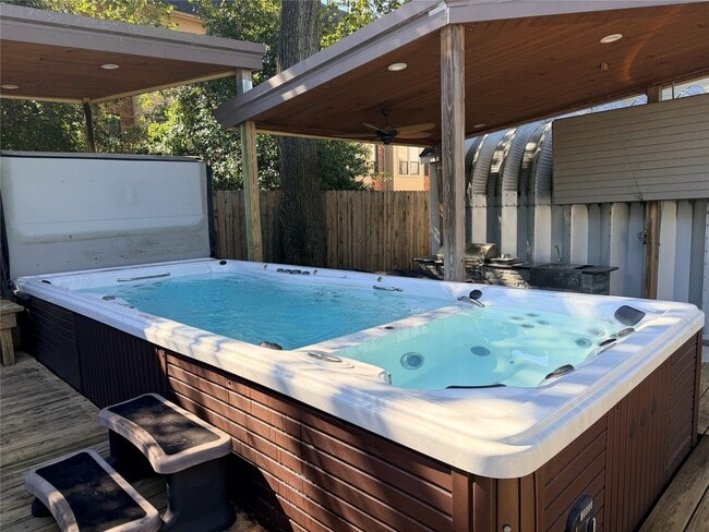 Building Photo - 3911 Barnes St