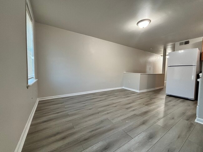 Photo - 894 N 42nd St Unit 2