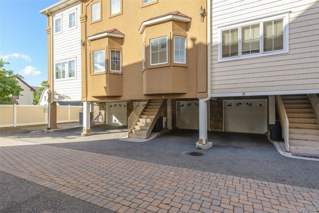 Photo - 330 Maple Ave