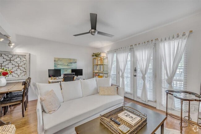 Building Photo - 1510 W 6th St Unit 103 Rental