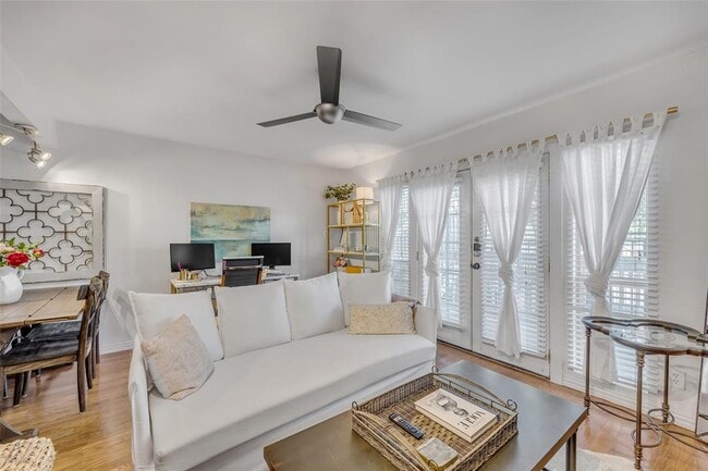 Photo - 1510 W 6th St Condo Unit 103