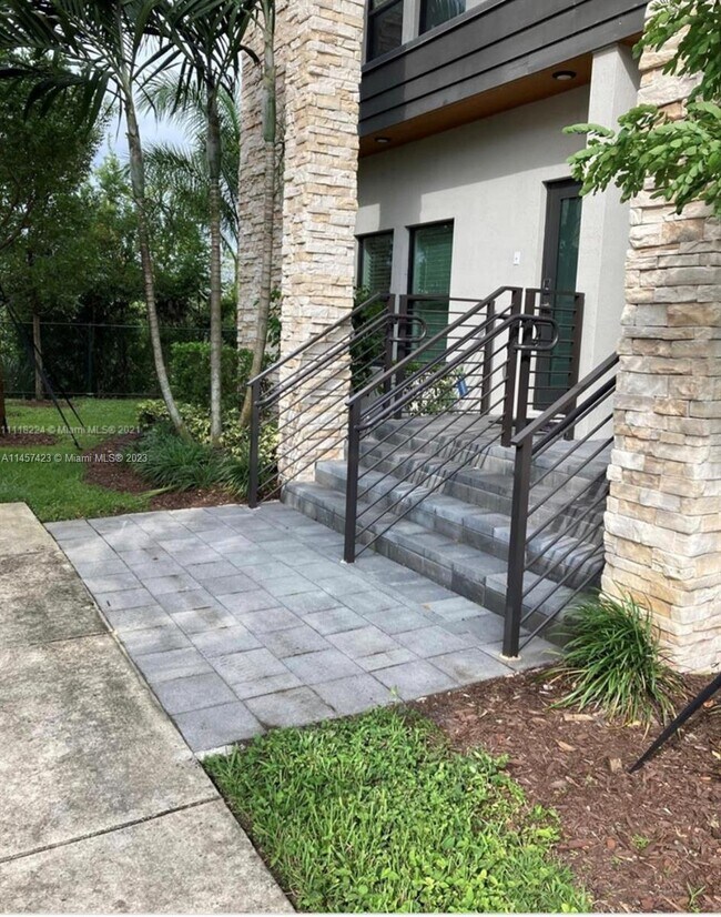 Photo - 10479 NW 82nd St Unit 2