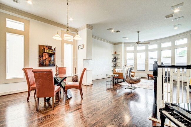 Photo - 1515 Hyde Park Blvd