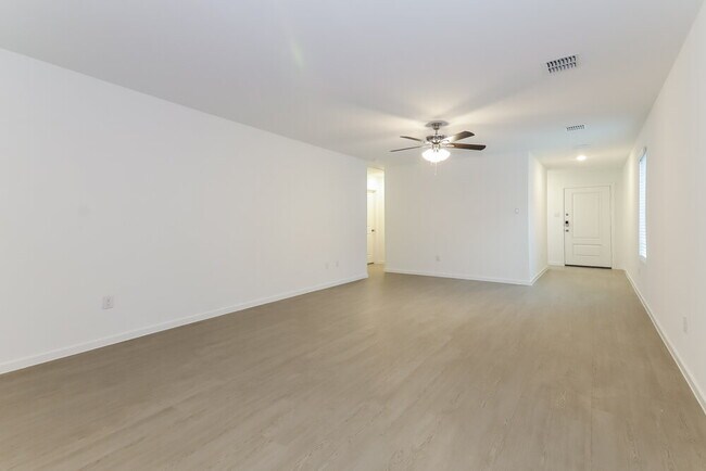 Photo - 1028 Calley Pear Trl