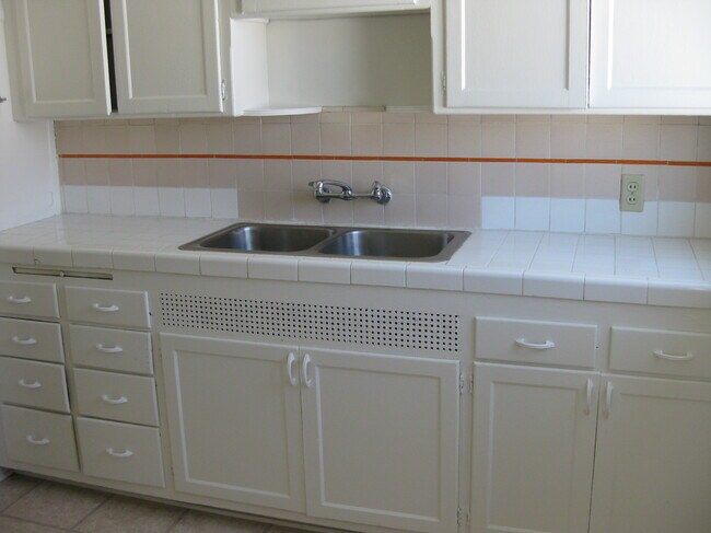 Photo - 5934 Cahuenga Blvd Unidad 5930