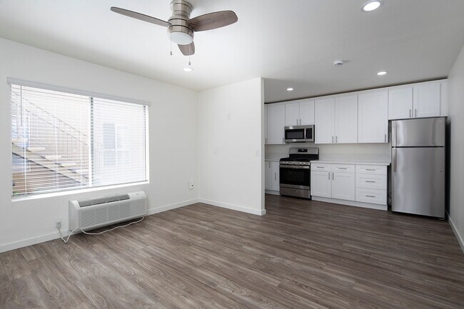 Four Winds Apartments