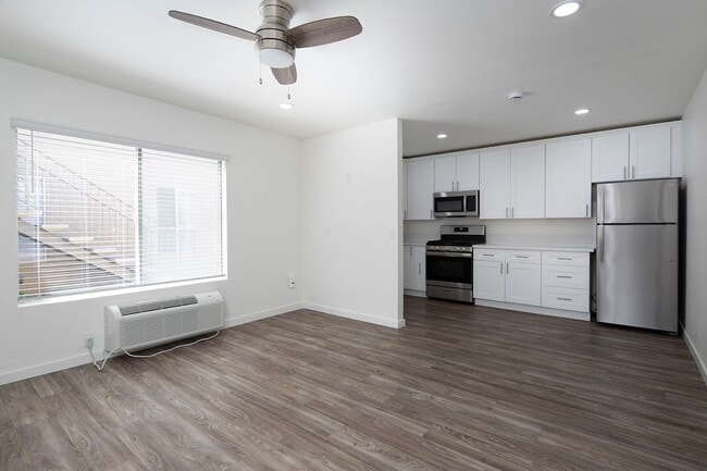 Photo - Four Winds Apartments