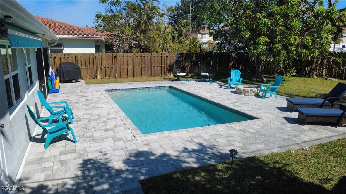 Photo - 560 E Valley Dr