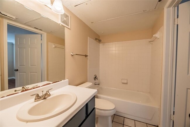 Photo - 501 W 26th St Unidad 323