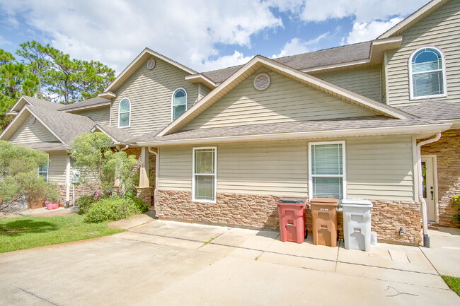 Photo - Coastal Living in Navarre: 4 Bedrooms, 2.5...