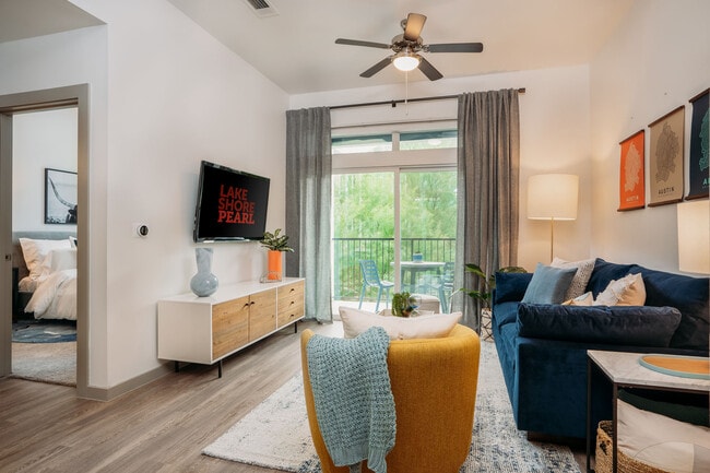 Lakeshore Pearl apartments — community photo