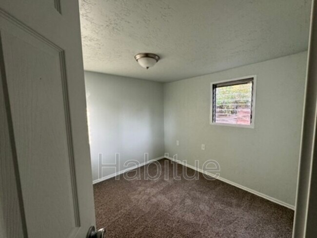 Photo - 2318 W Targee St