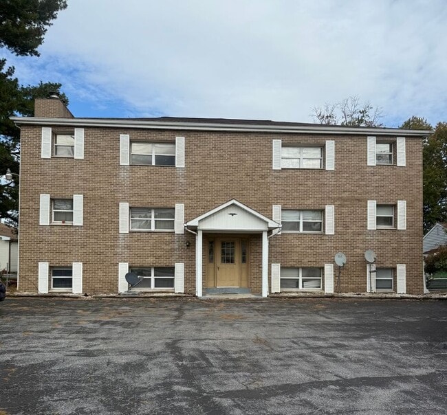 Building Photo - 537 Brandt Ave