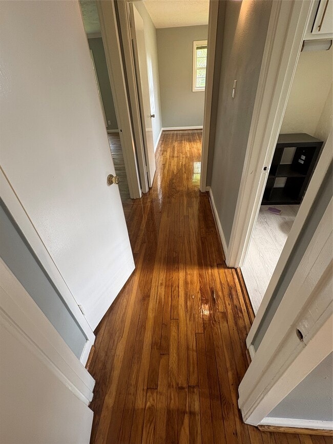 Photo - 5223 Sanford Rd